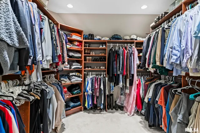 $1,000,000 | 1050 Williams Boulevard, Springfield, IL 62704