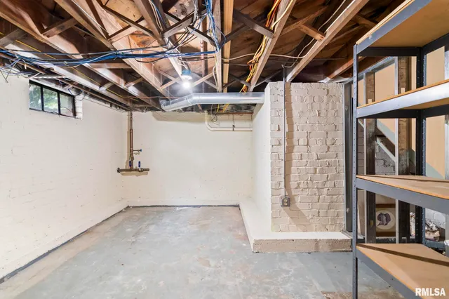 $1,000,000 | 1050 Williams Boulevard, Springfield, IL 62704