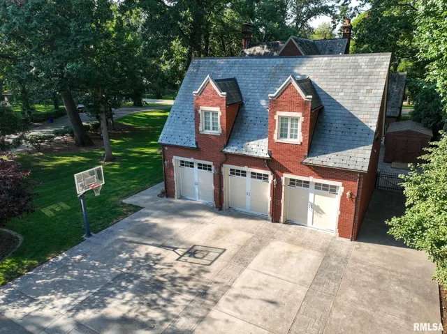 $1,000,000 | 1050 Williams Boulevard, Springfield, IL 62704