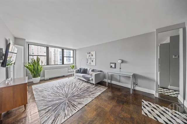 $3,200 | 225 East 36th Street, Unit 14M | Murray Hill