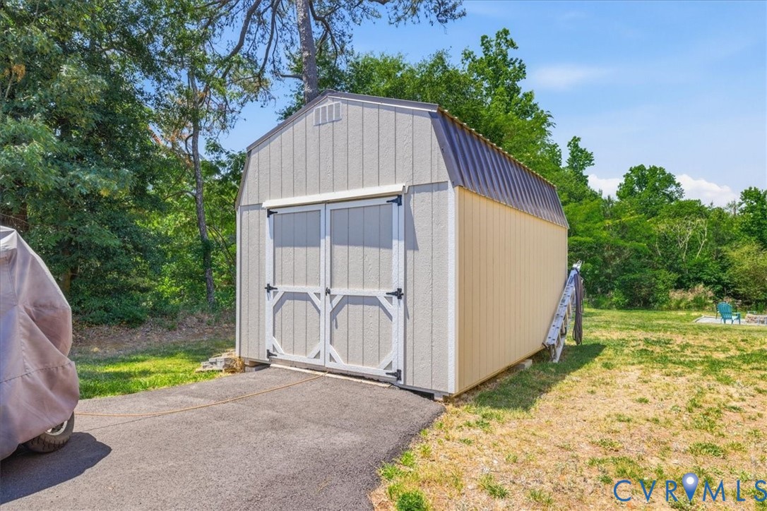 621 Horseshoe Road Jarratt, VA 23867 - Photo 4 of 29