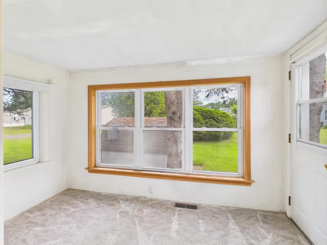 $69,900 | 13 Highway 145, Colebrook, NH 03576