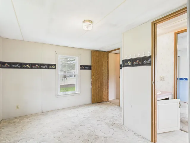 $69,900 | 13 Highway 145, Colebrook, NH 03576