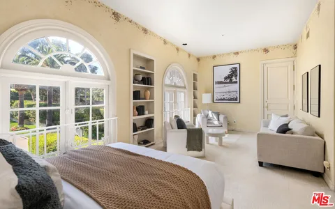 $90,000,000 | 28824 Cliffside Drive, Malibu, CA 90265