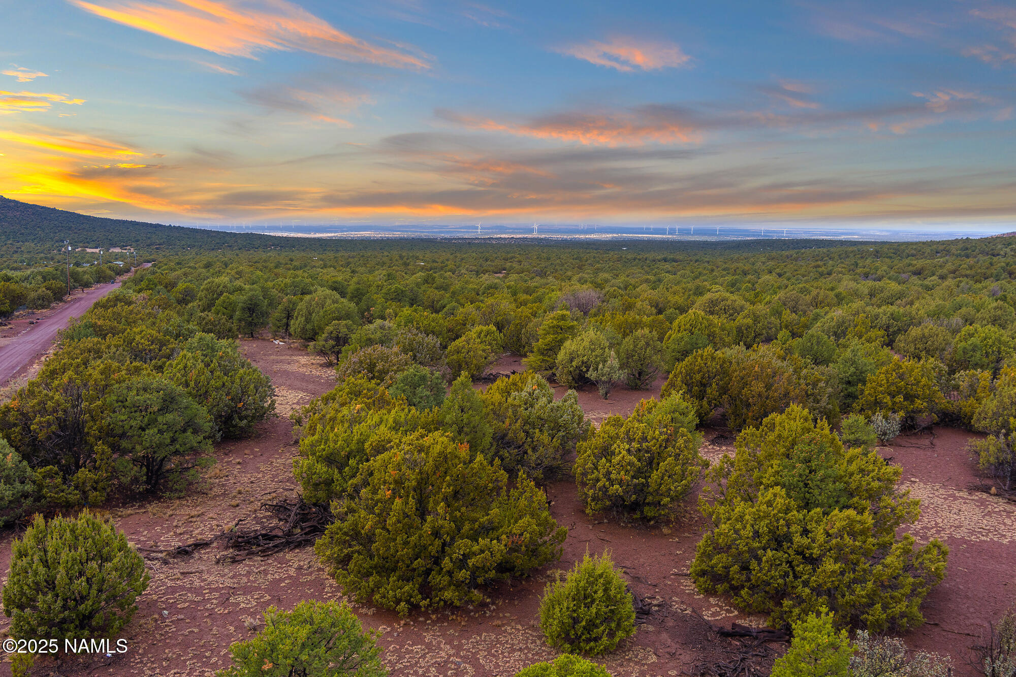 2409 East New Moon Way Williams, AZ 86046 - Photo 25 of 33 a view of a city with an ocean