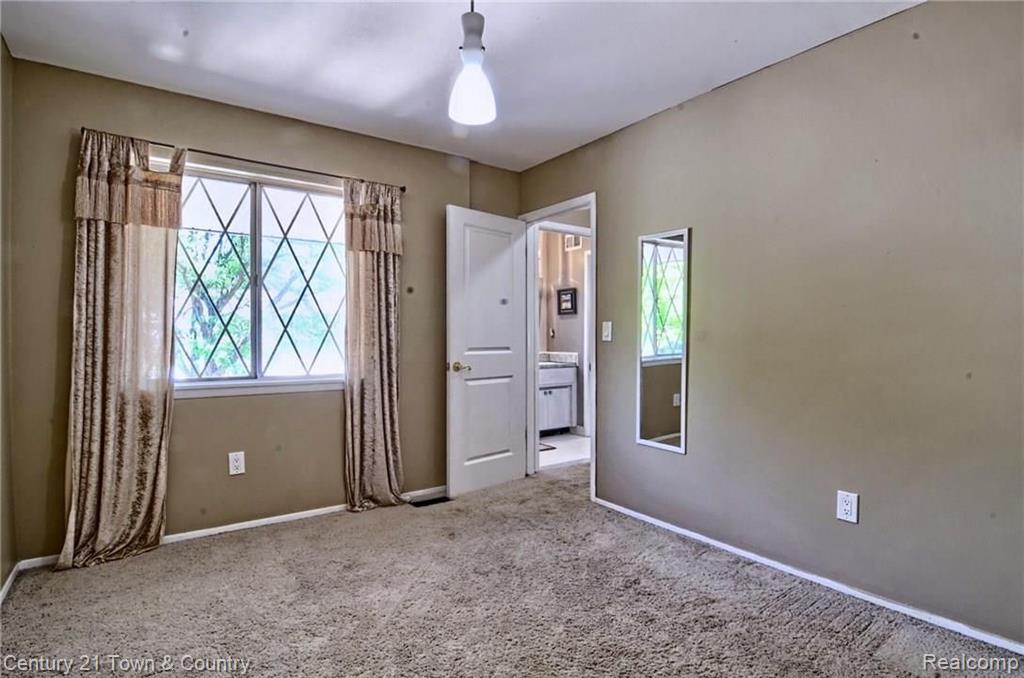 111 Manor Way Rochester, MI 48309 - Photo 20 of 32