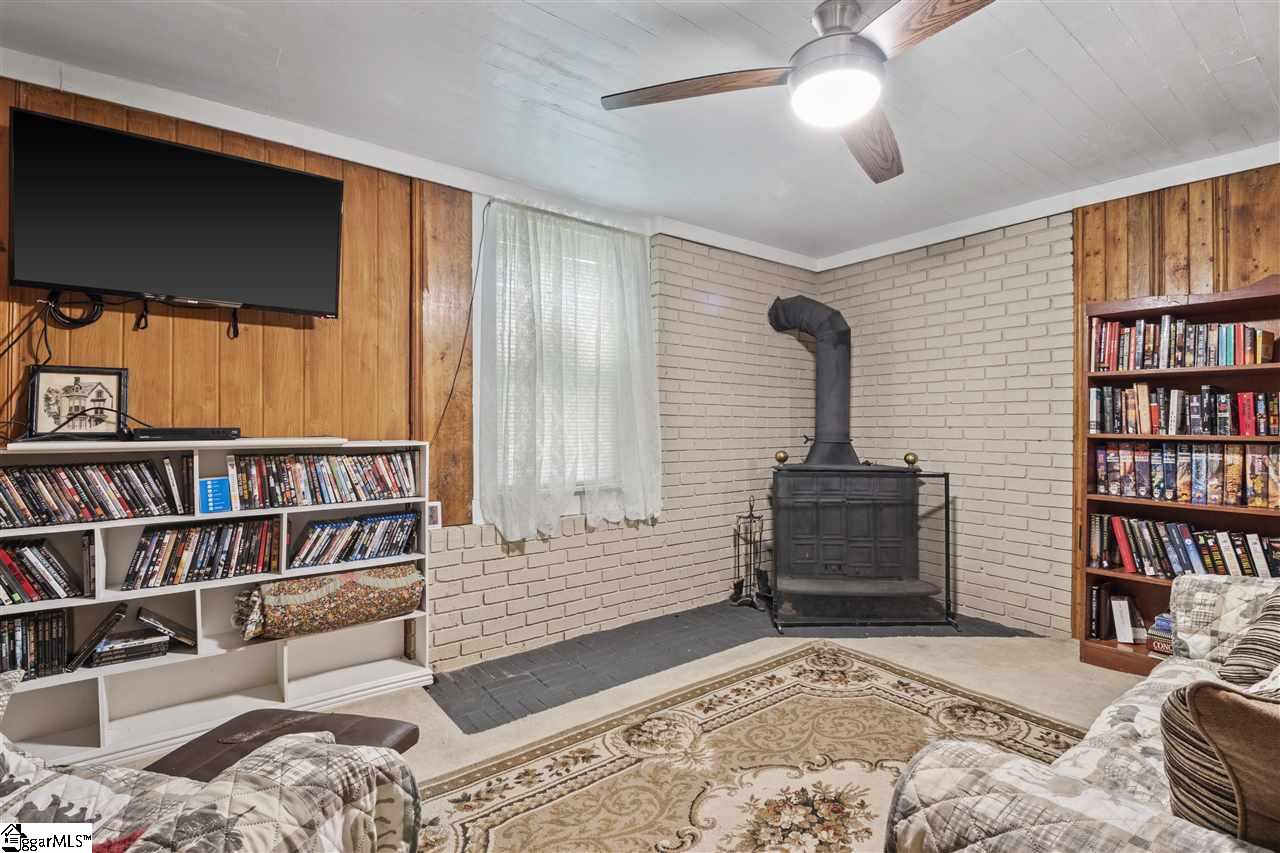 221 Duckworth Road Marietta, SC 29661 - Photo 22 of 35 Gallery Image 22