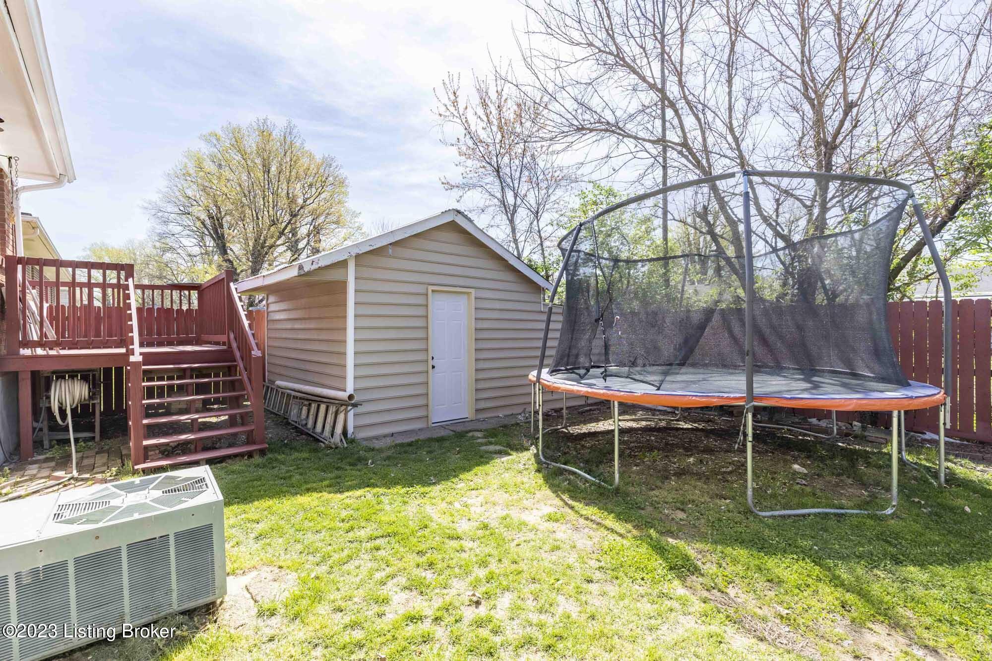 4104 Retreat Road Louisville, KY 40219 - Photo 31 of 37 Retreat031