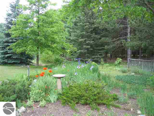 10516 Diamond Park Road Interlochen, MI 49643 - Photo 39 of 57 1744814-38.JPG