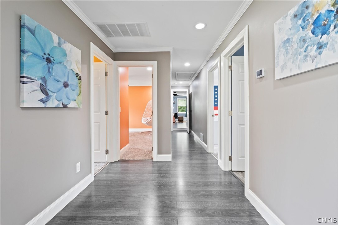 5918 McKinley Road Cicero, NY 13039 - Photo 26 of 50 Upstairs hallway.