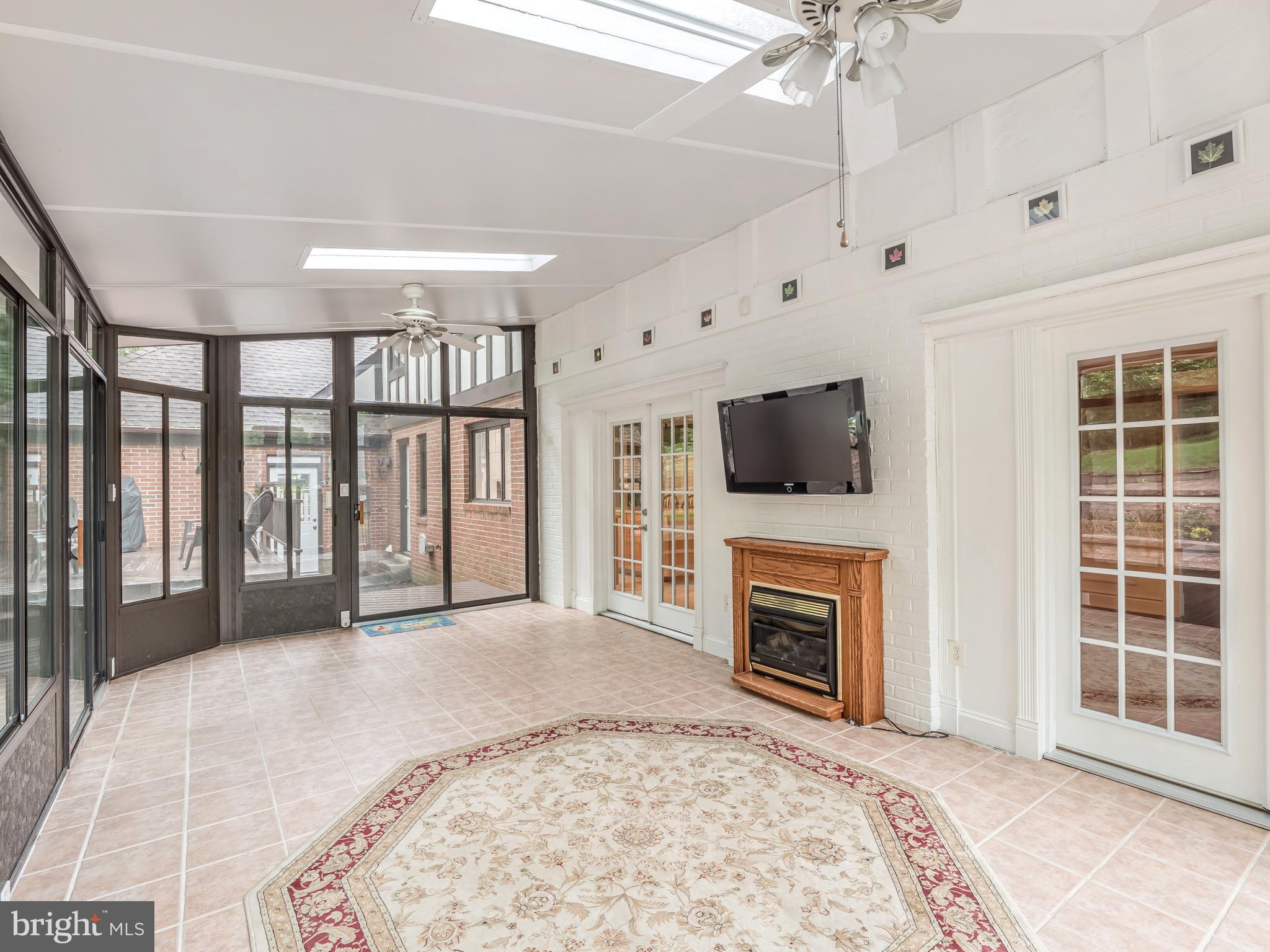 18604 Cabin Road Triangle, VA 22172 - Photo 29 of 47 Gallery Image 29