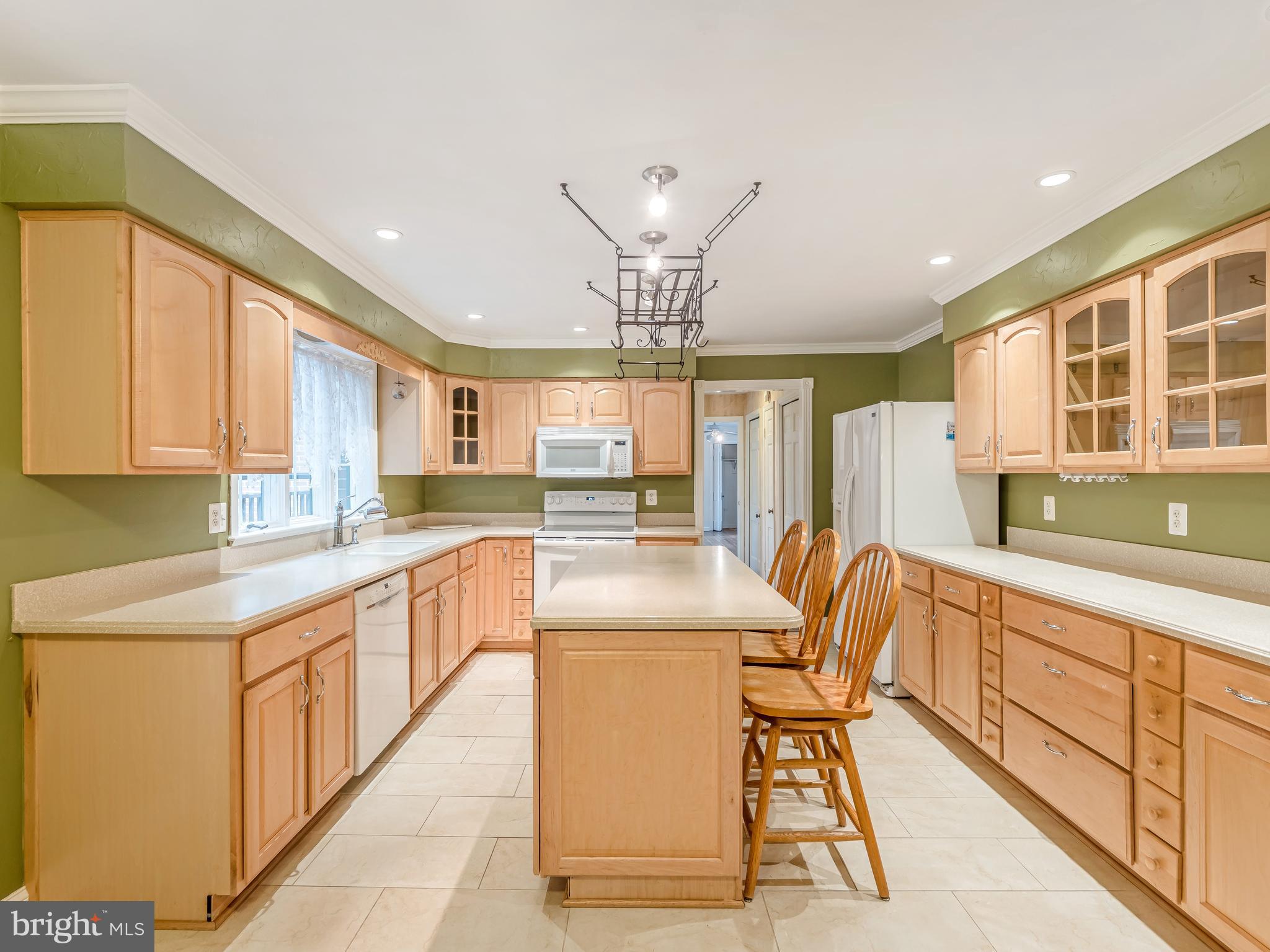 18604 Cabin Road Triangle, VA 22172 - Photo 9 of 47 Gallery Image 9