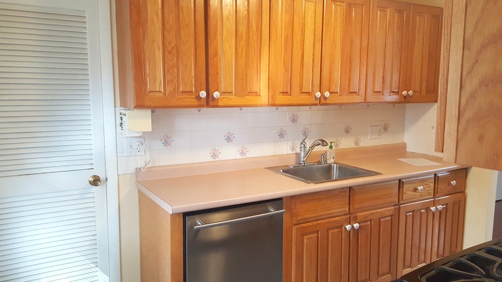 6 Penikese Street Wareham, MA 02576 - Photo 4 of 17