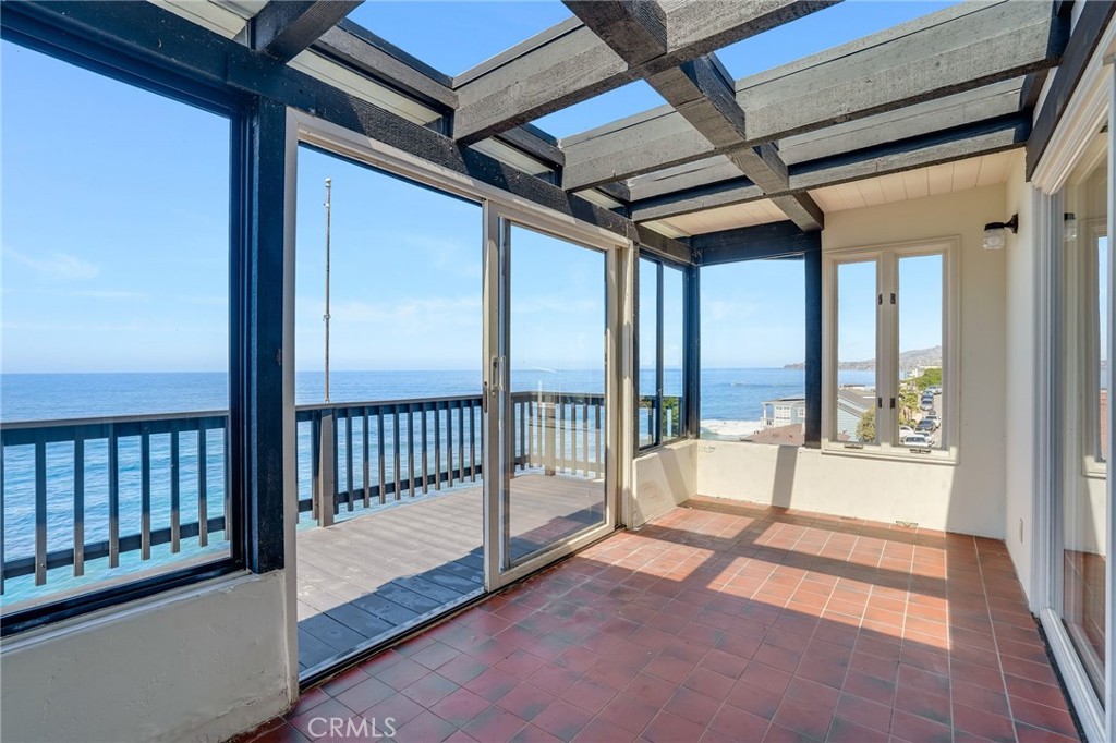 1811 Ocean Way Laguna Beach, CA 92651 - Photo 11 of 28 a view of an empty room and window