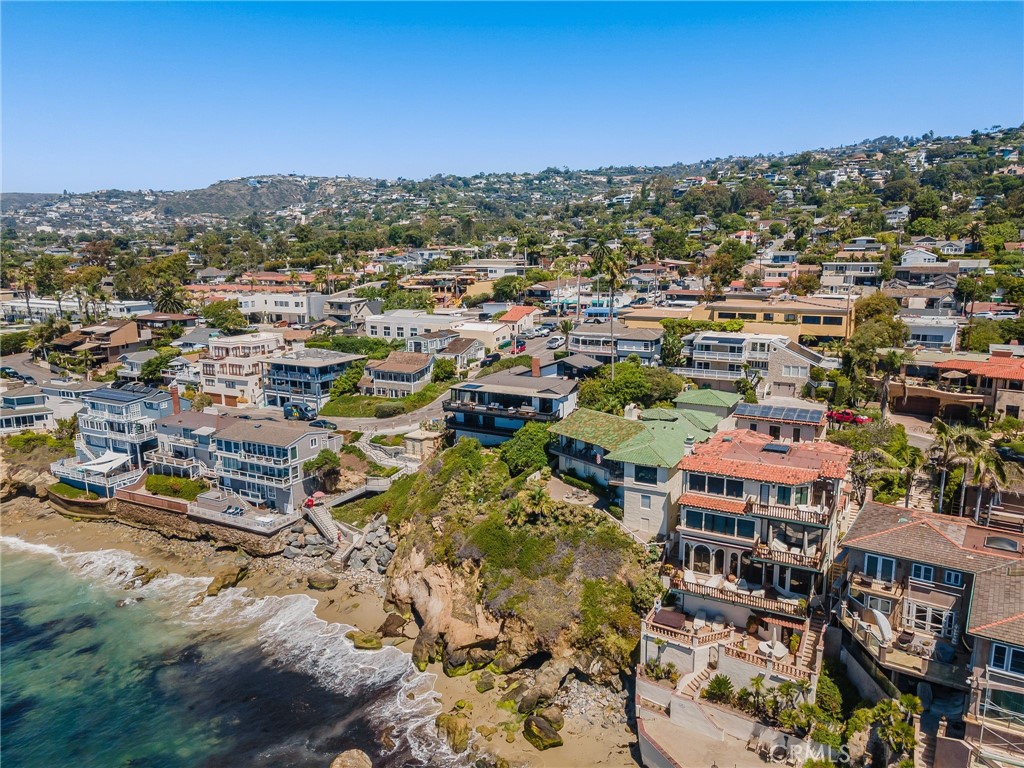 1811 Ocean Way Laguna Beach, CA 92651 - Photo 3 of 28