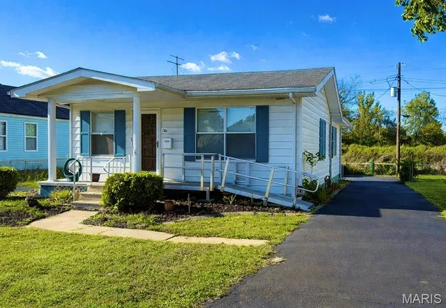 $105,000 | 10 Denovion Court, Cahokia, IL 62206