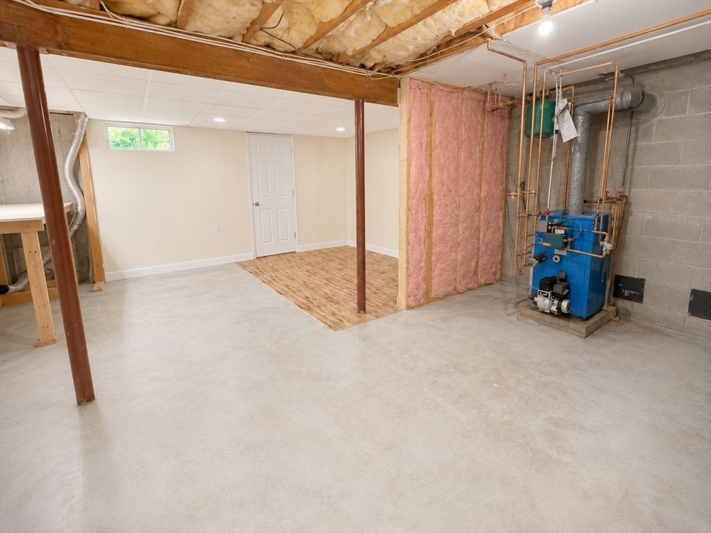 20 Pinecrest Road, Unit 20 Uxbridge, MA 01569 - Photo 15 of 26