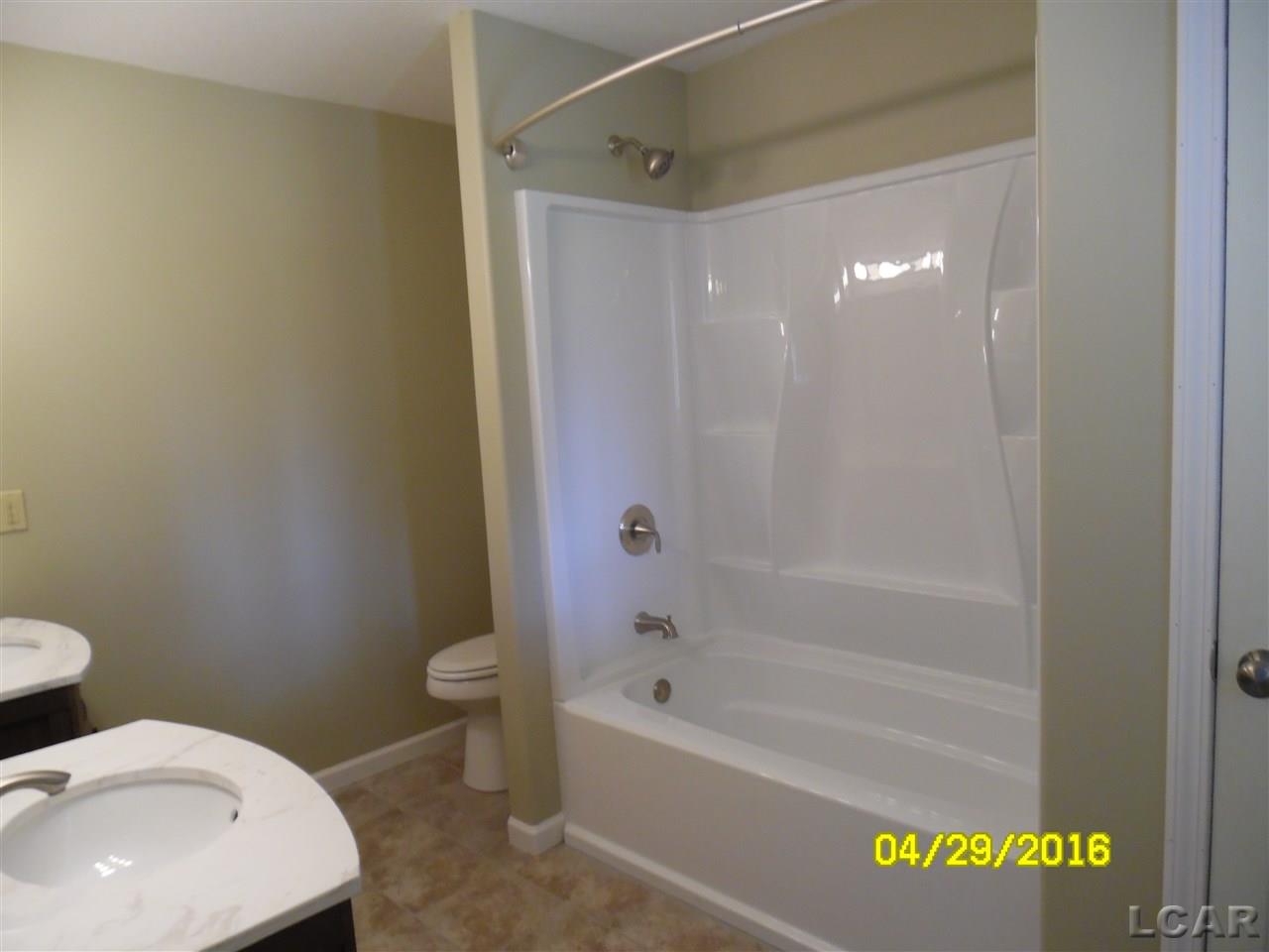 6915 Burton Road Adrian, MI 49221 - Photo 25 of 45 31289012-25.JPG