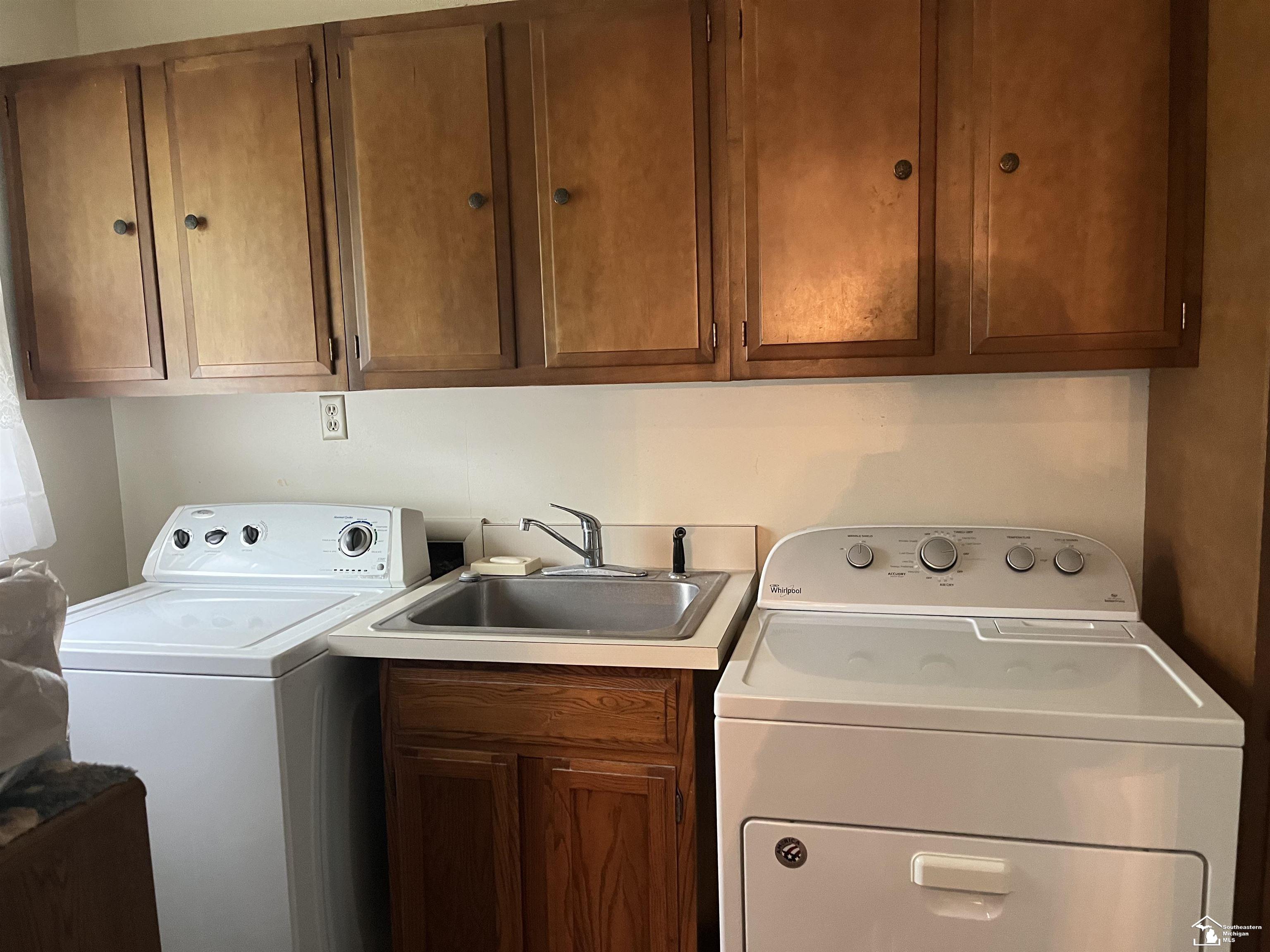4202 Smith Road Lambertville, MI 48144 - Photo 10 of 15 50174701-ab130c09-111a-4f9c-b076-fce69c0a950e.JPG