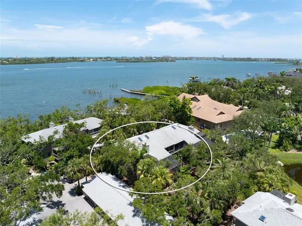 $685,000 | 1347 Landings Drive, Unit 6, Sarasota, FL 34231