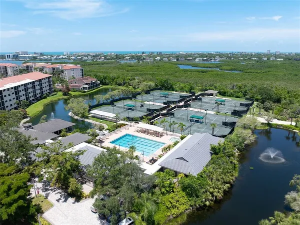 $685,000 | 1347 Landings Drive, Unit 6, Sarasota, FL 34231
