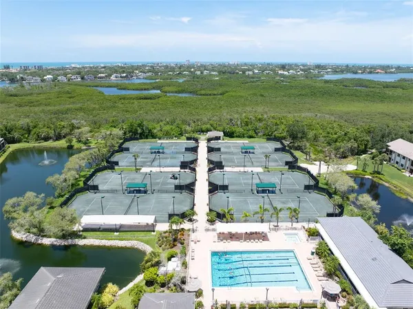 $685,000 | 1347 Landings Drive, Unit 6, Sarasota, FL 34231