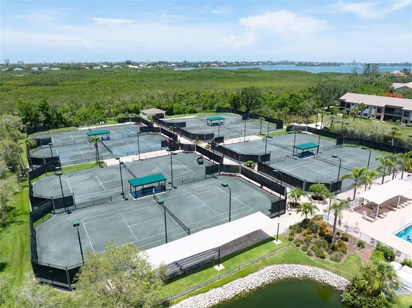 $685,000 | 1347 Landings Drive, Unit 6, Sarasota, FL 34231