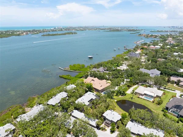 $685,000 | 1347 Landings Drive, Unit 6, Sarasota, FL 34231