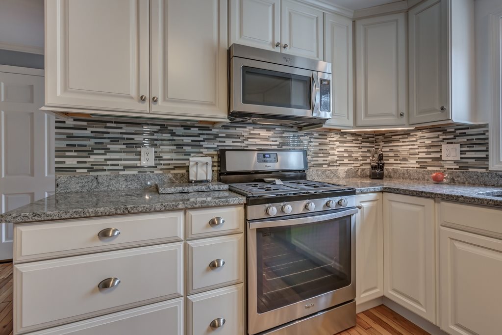 10 Tinker Road Nashua, NH 03064 - Photo 11 of 39