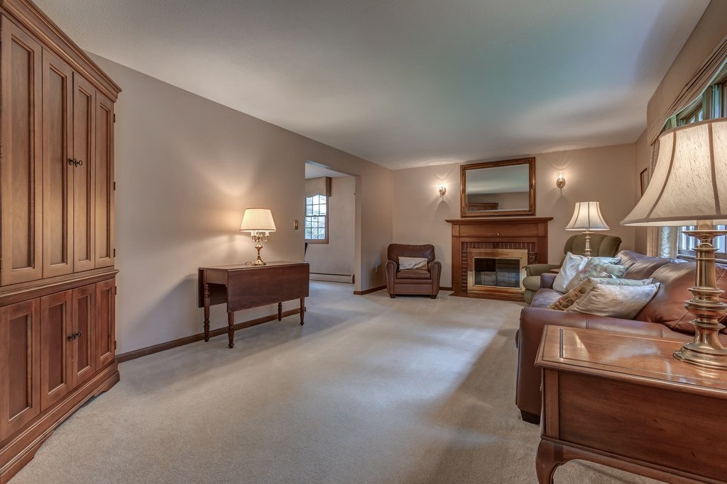 10 Tinker Road Nashua, NH 03064 - Photo 13 of 39
