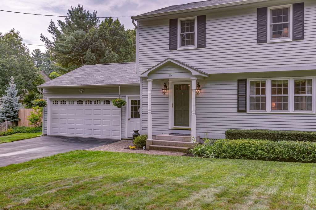 10 Tinker Road Nashua, NH 03064 - Photo 3 of 39