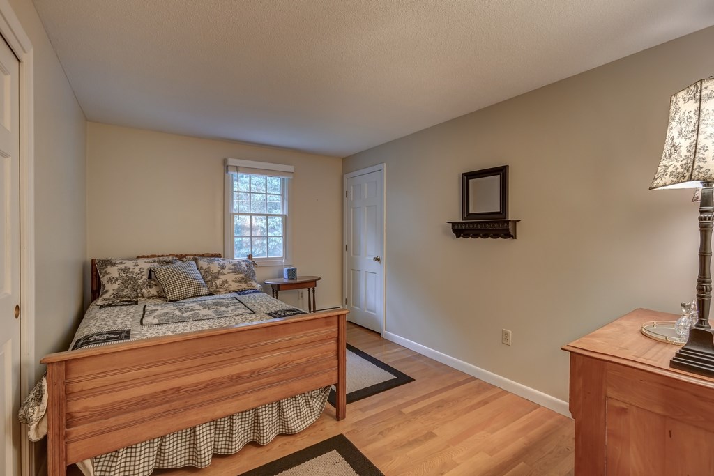 10 Tinker Road Nashua, NH 03064 - Photo 23 of 39