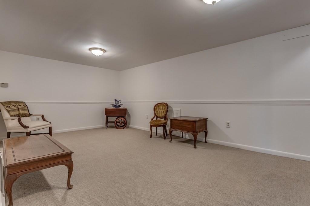 10 Tinker Road Nashua, NH 03064 - Photo 31 of 39