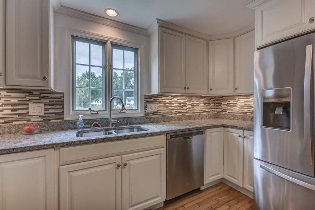 10 Tinker Road Nashua, NH 03064 - Photo 10 of 39