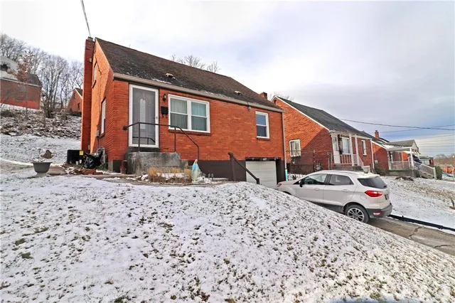 $120,000 | 437 Cedar Street, Jeannette, PA 15644