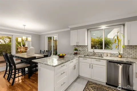 $997,498 | 24230 Southeast 44th Street, Sammamish, WA 98029