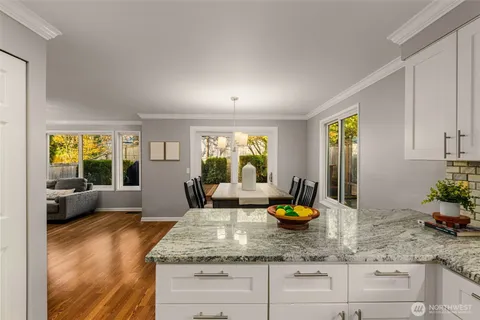 $997,498 | 24230 Southeast 44th Street, Sammamish, WA 98029