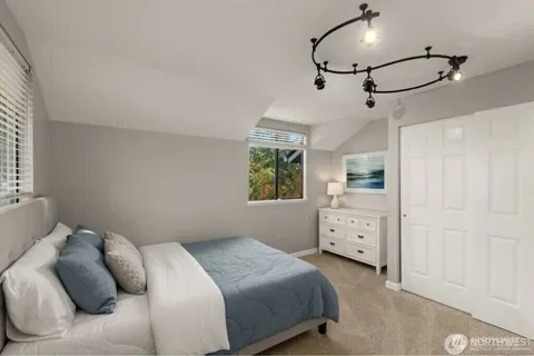 $997,498 | 24230 Southeast 44th Street, Sammamish, WA 98029