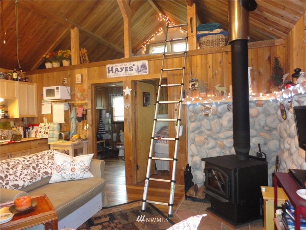 126 Sunstone Road Packwood, WA 98361 - Photo 3 of 13 Gallery Image 3