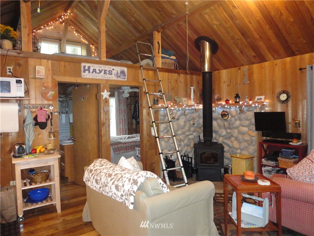 126 Sunstone Road Packwood, WA 98361 - Photo 4 of 13 Gallery Image 4