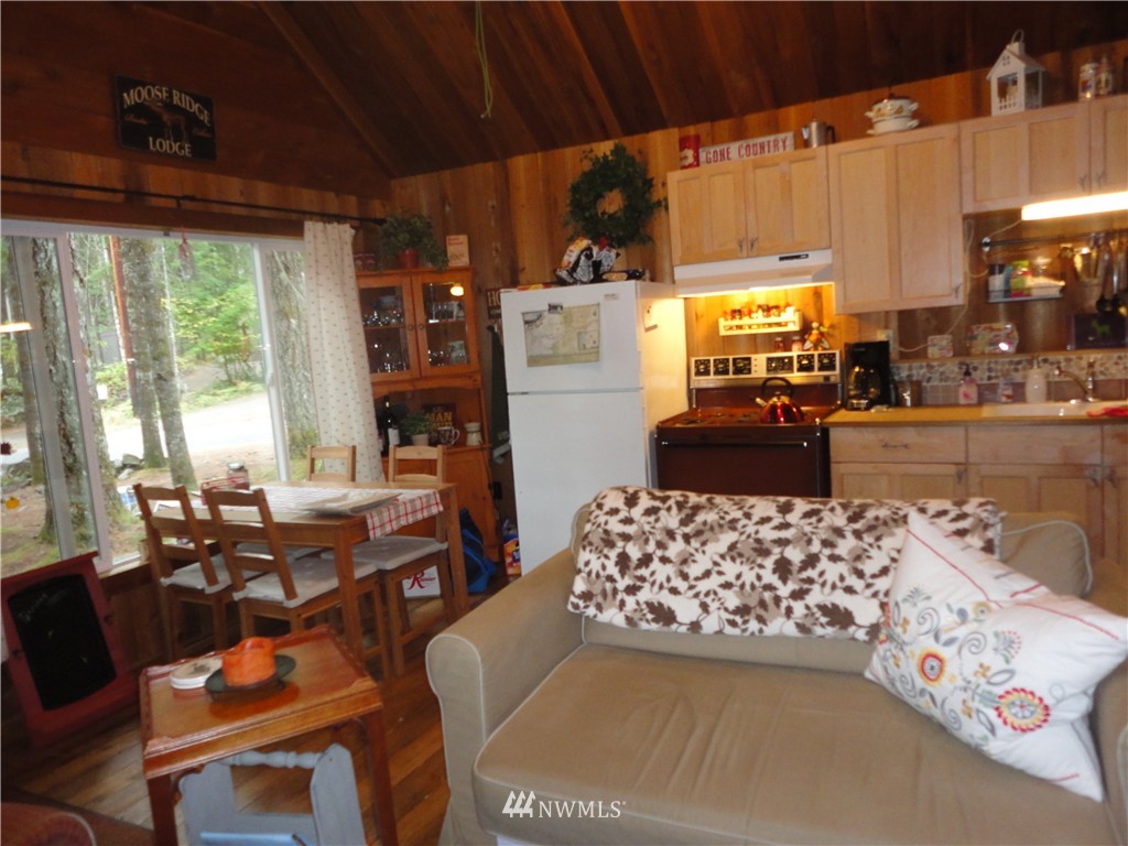 126 Sunstone Road Packwood, WA 98361 - Photo 5 of 13 Gallery Image 5