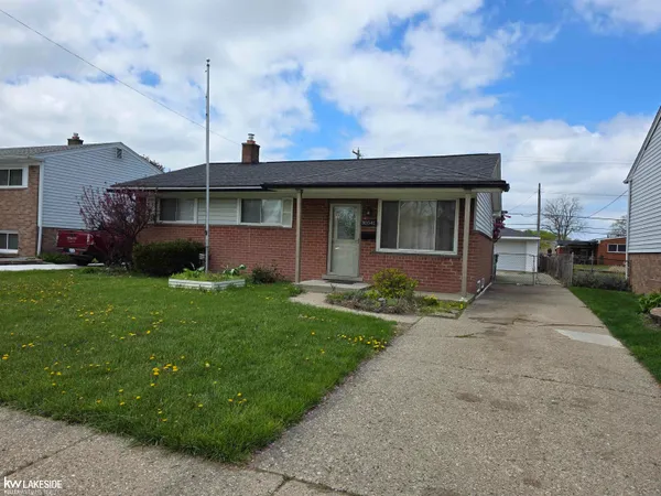 $1,850 | 30541 Bluehill Street, Roseville, MI 48066