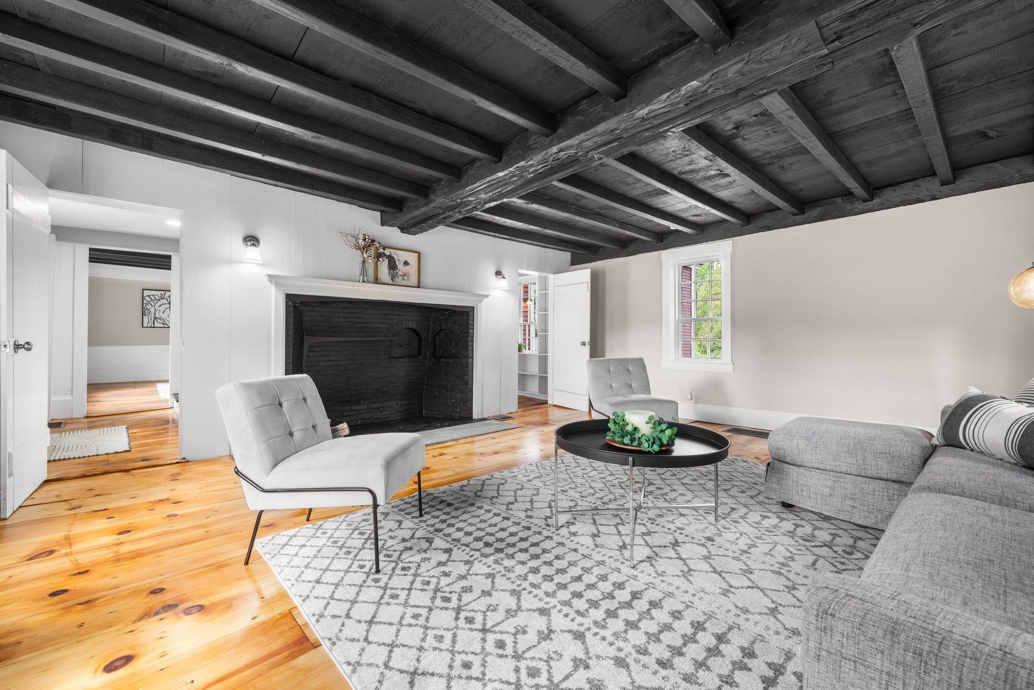 241 Sandown Road Chester, NH 03036 - Photo 2 of 40