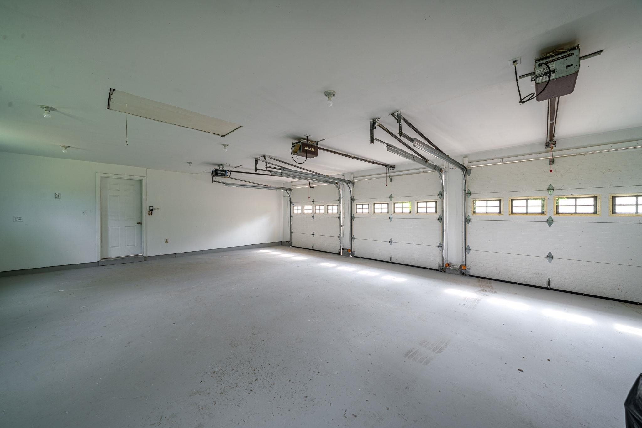 241 Sandown Road Chester, NH 03036 - Photo 23 of 40