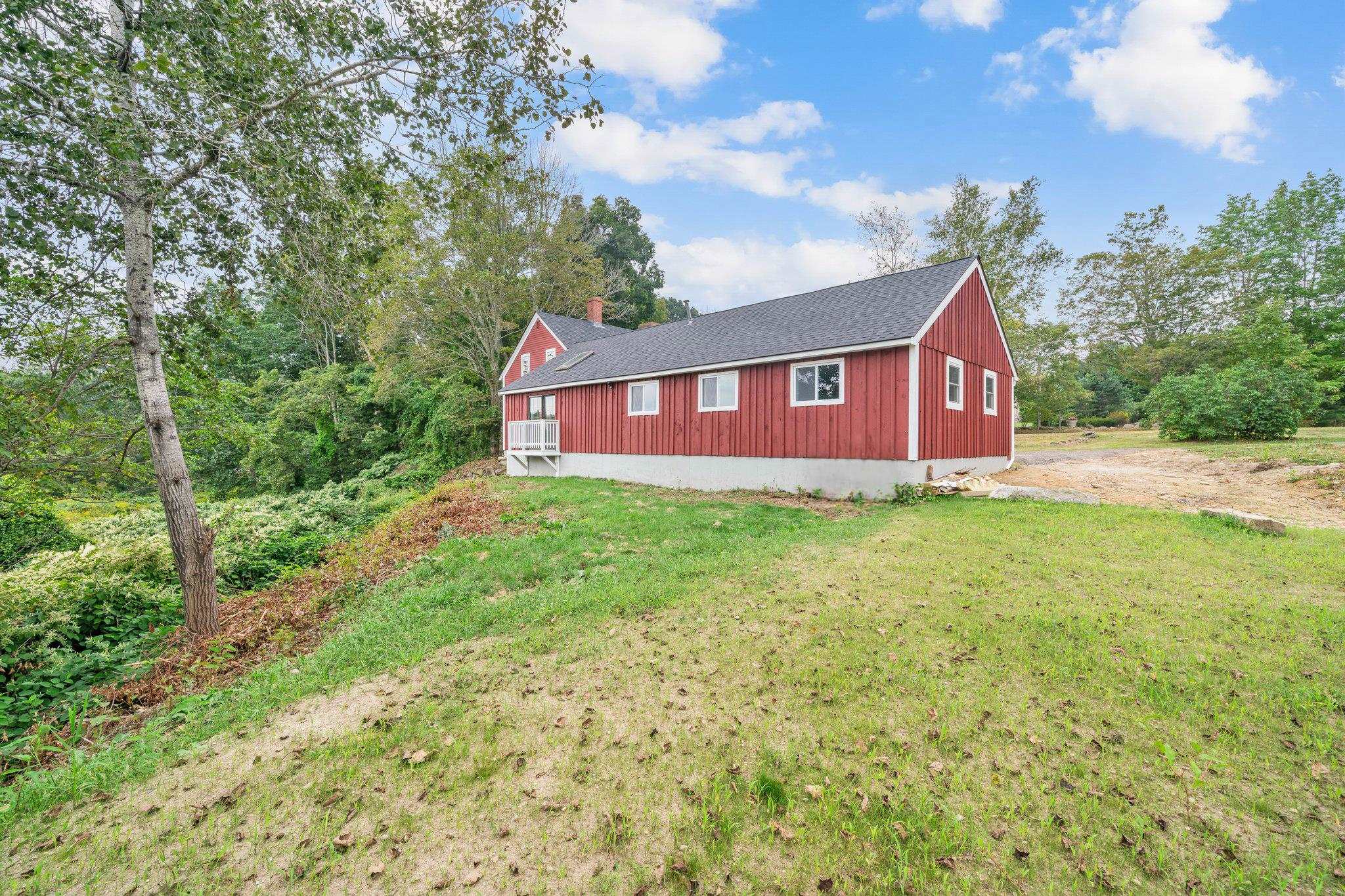 241 Sandown Road Chester, NH 03036 - Photo 29 of 40