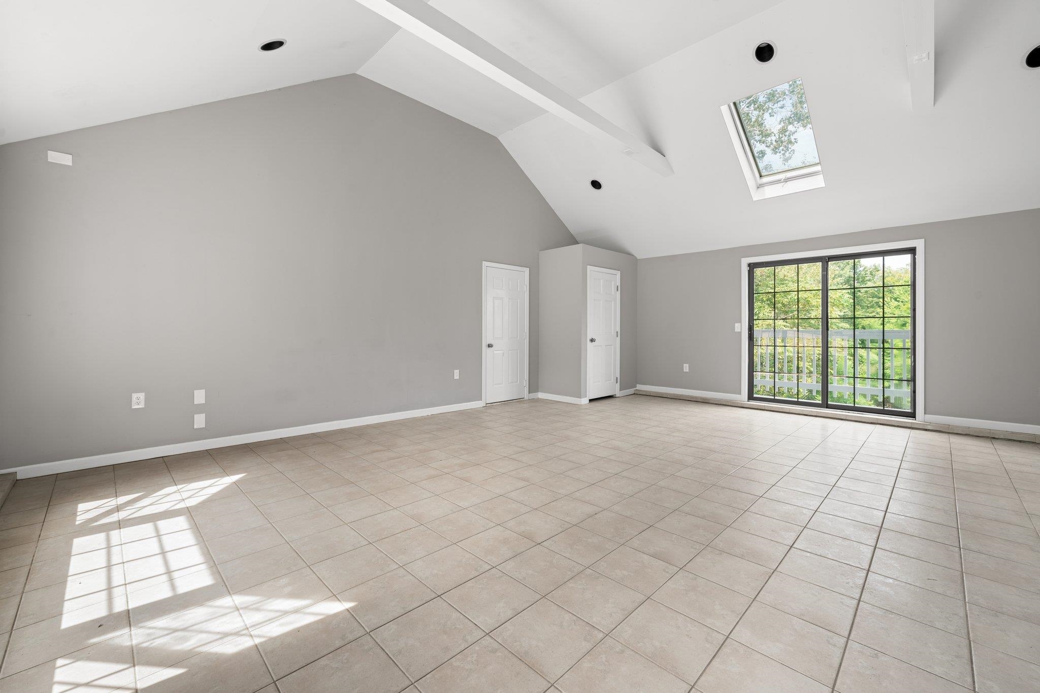 241 Sandown Road Chester, NH 03036 - Photo 8 of 40