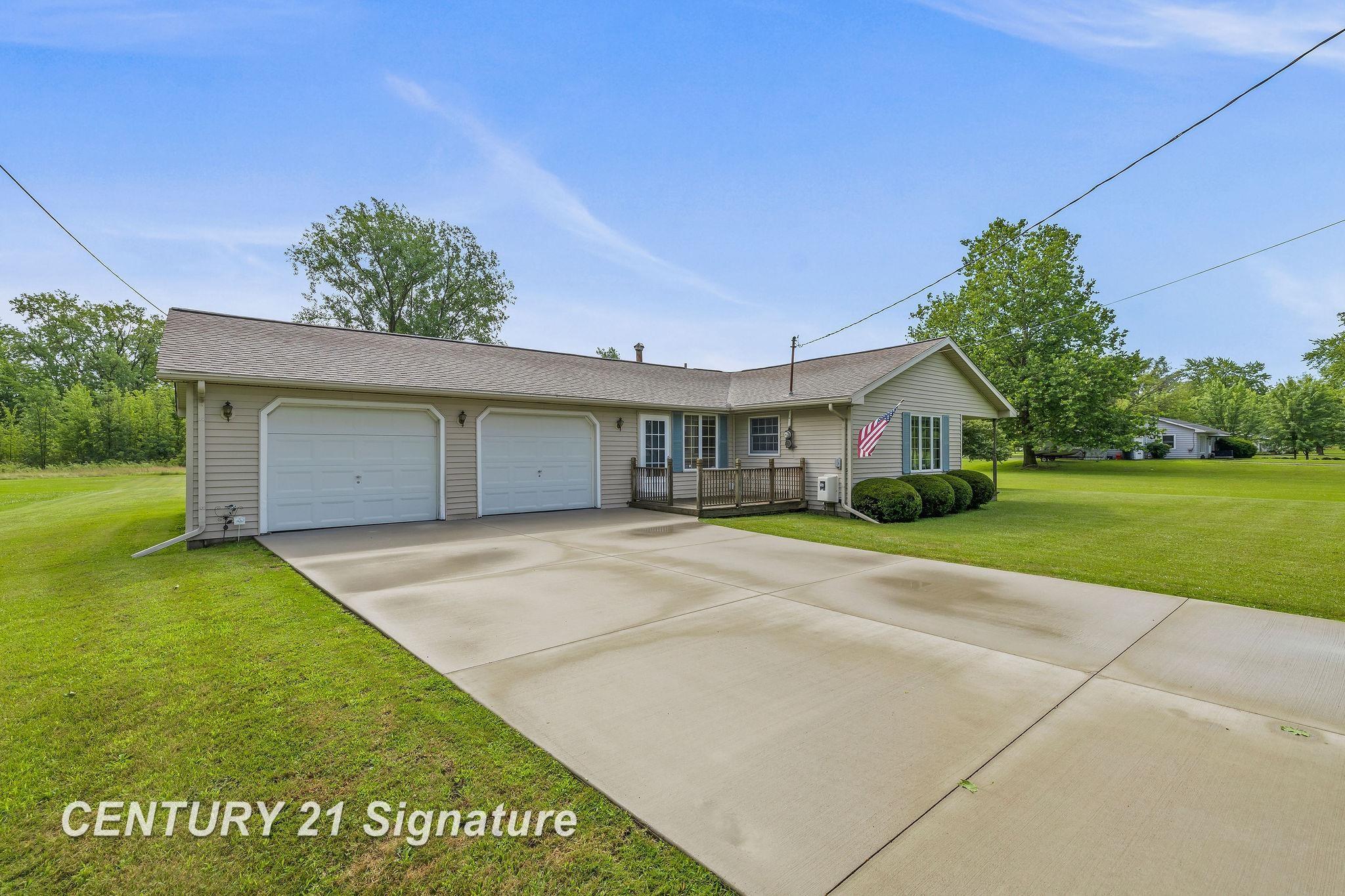 5115 Cole Road Saginaw, MI 48601 - Photo 2 of 32 50148797-6998303b-93da-411b-9244-1e1201640588.JPG