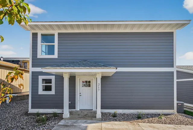 $259,900 | 217 North Walnut Street, Chaska, MN 55318