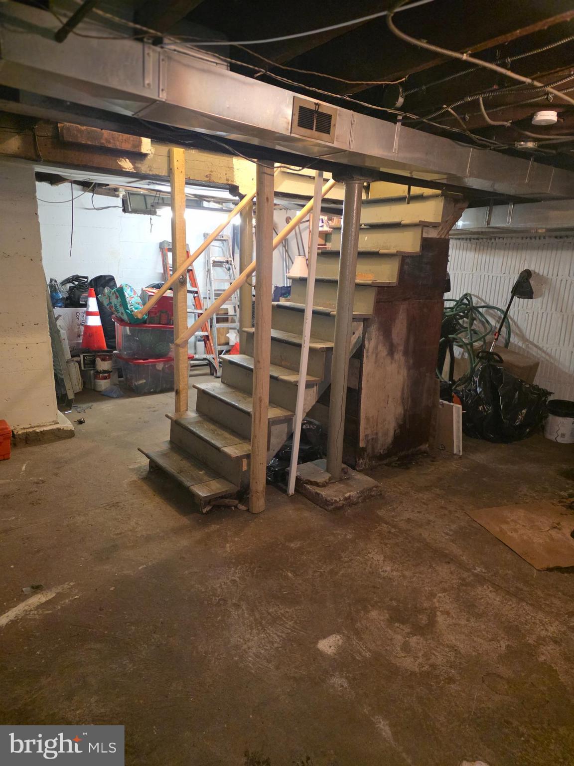 1085 Niagara Road Camden, NJ 08104 - Photo 24 of 40 BASEMENT STEPS
