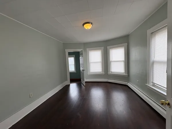 $1,900 | 131 5th Street, Unit 3R, Leominster, MA 01453